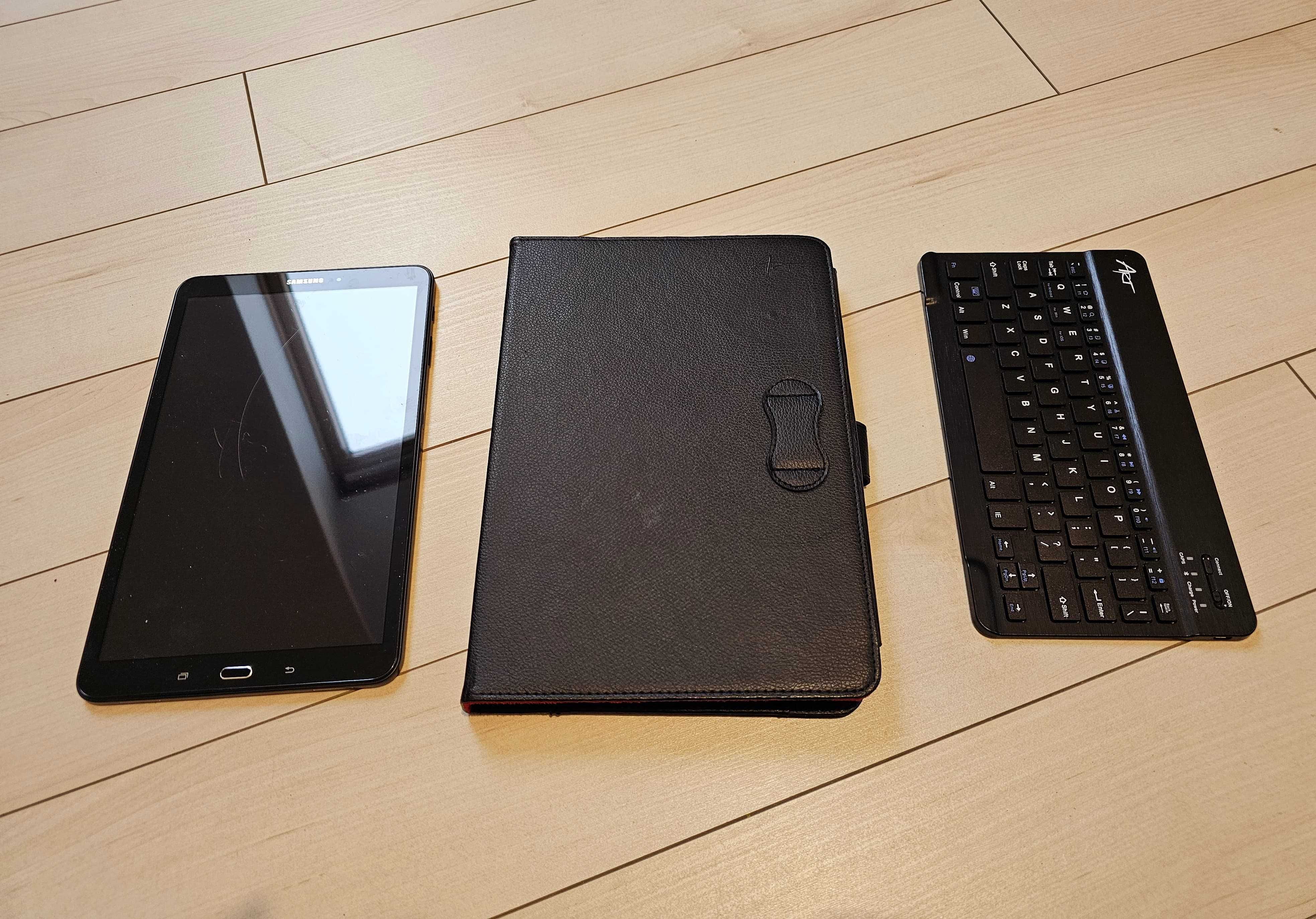 Tablet Samsung Galaxy Tab A + klawiatura BT + etui