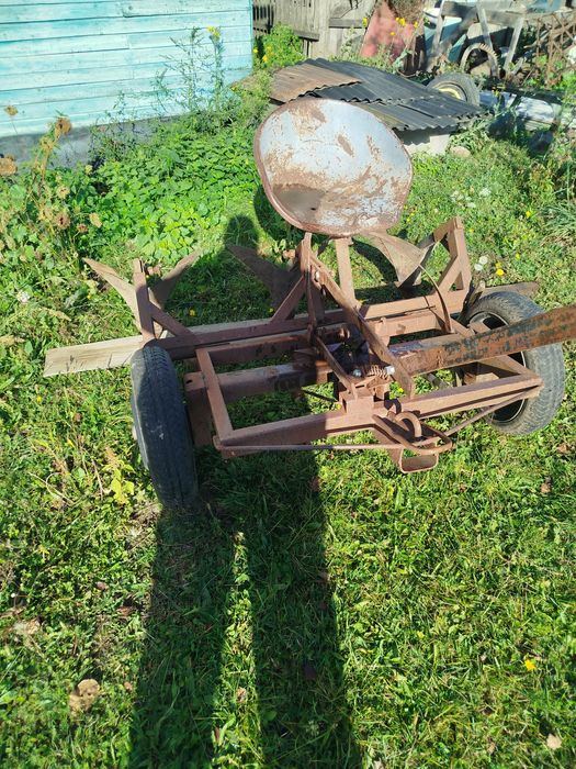 Культиватор для міжрядного обробітку картоплі зроблений на пару коней