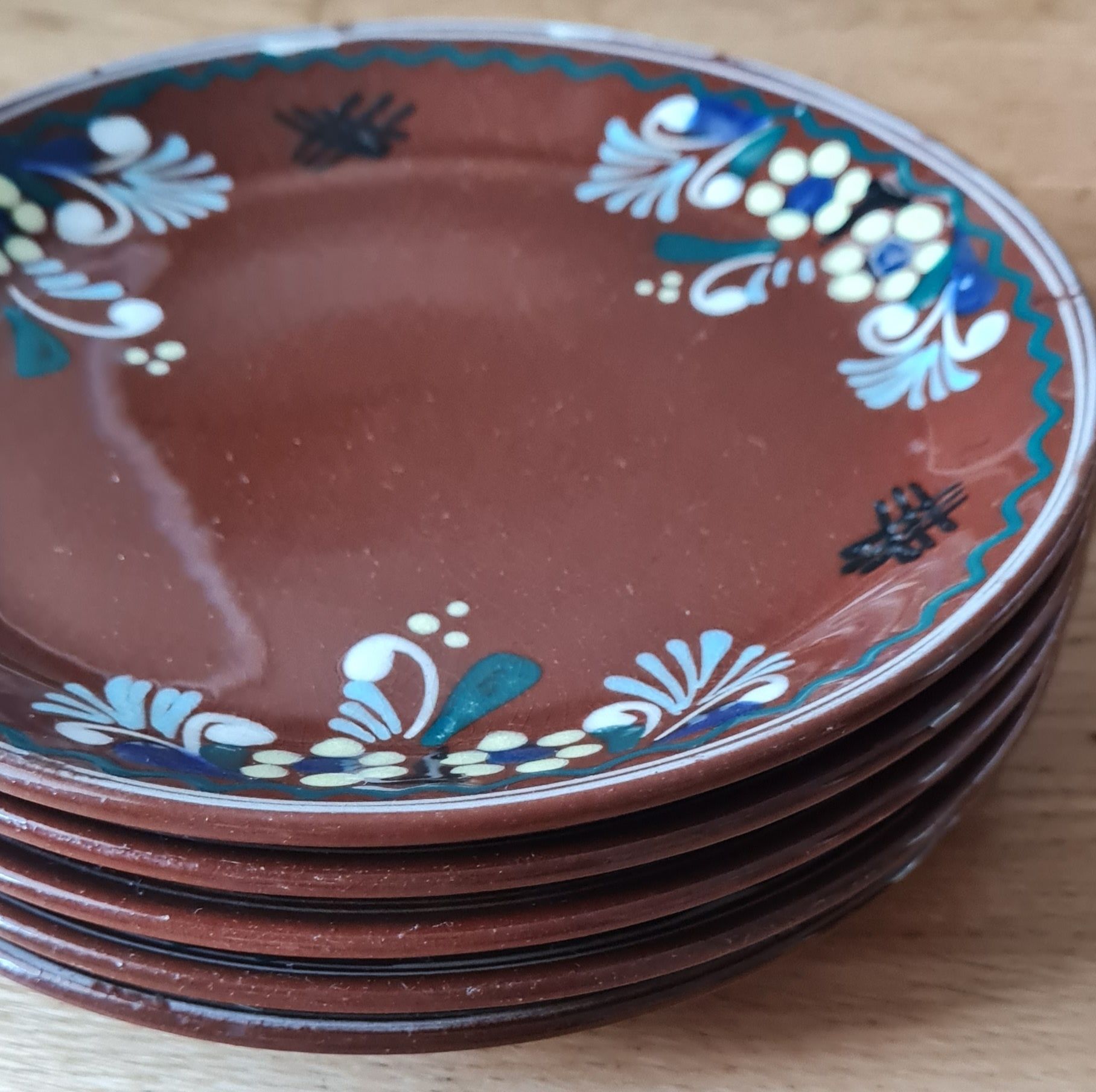 Talerze rustykalne porcelit