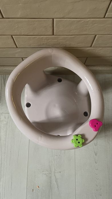 Дитячий стільчик для купання