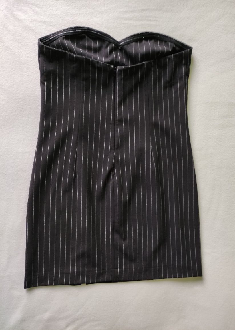 Sukienka mini czarna w paski z rozcięciem Bershka M (38)