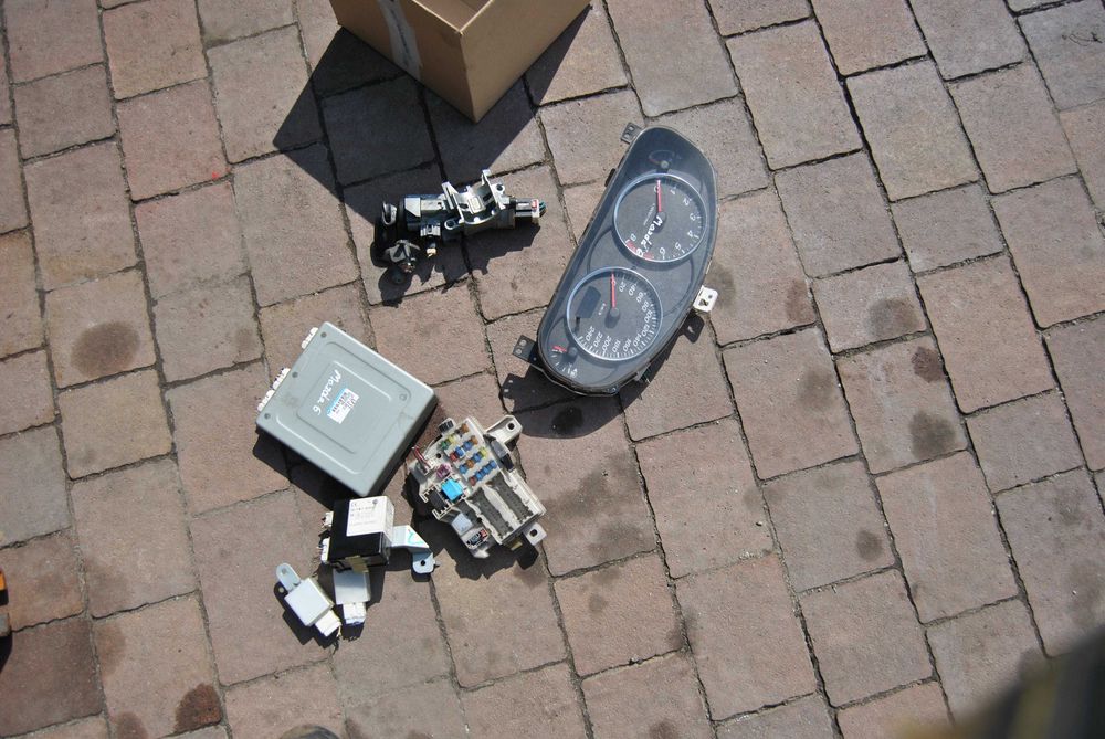 Zestaw startowy komputer Mazda 6 2.0benzyna 04r.