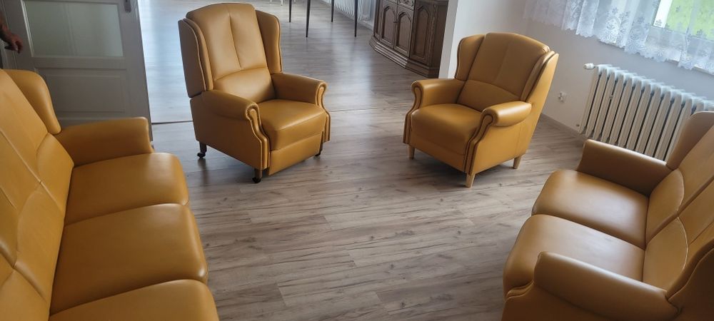 Zestaw wypoczynkowy skóra naturalna  stan idealny 3,2,1,1 leniuch tele