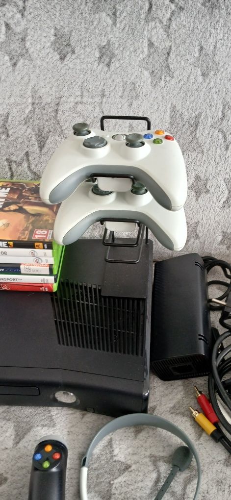 Xbox 360,pady,kierownica, gry,słuchawka