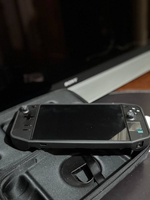 Ігрова портативна консоль Lenovo Legion Go 1 Tb