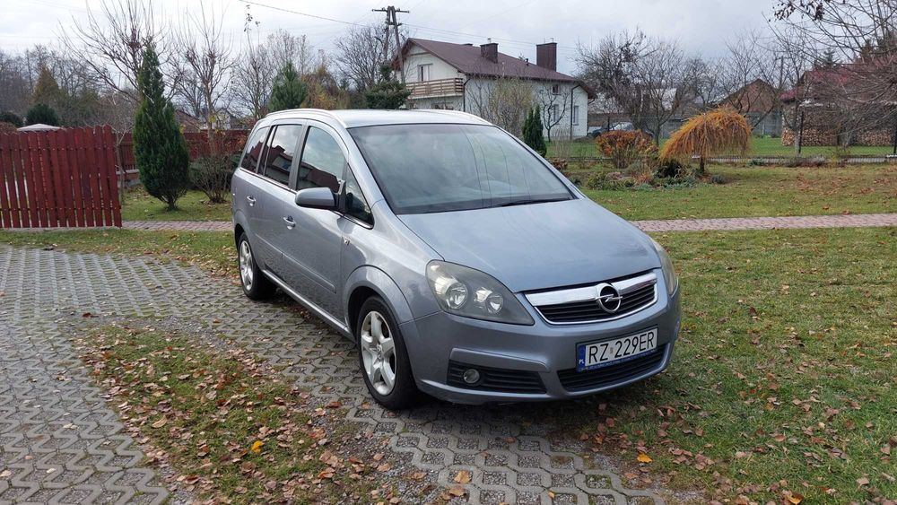 Opel Zafira B 7-os. 2007 z silnikiem 2.2 150KM
