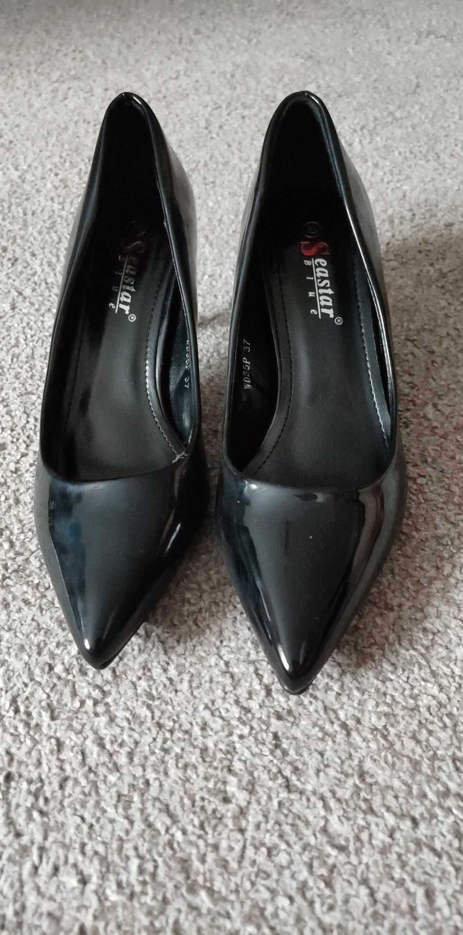 Buty czarne lakierowane