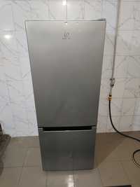 Холодильник Indesit 157 см з Європи. Стан нового