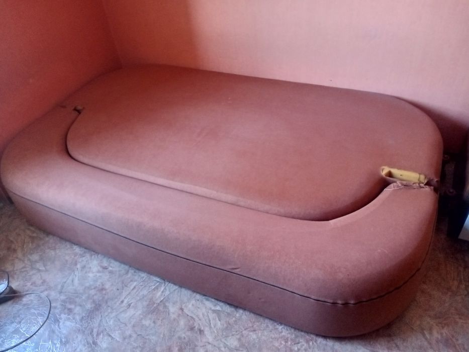 Продам диван недорого