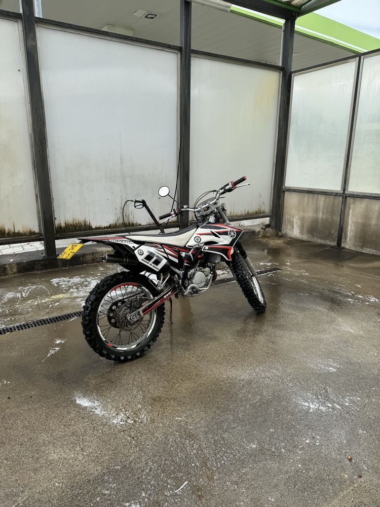 Vendo mota Yamaha