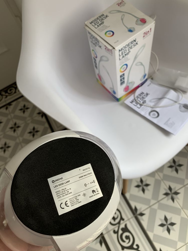 NOWA w pudelku Platinet lampka biurkowa