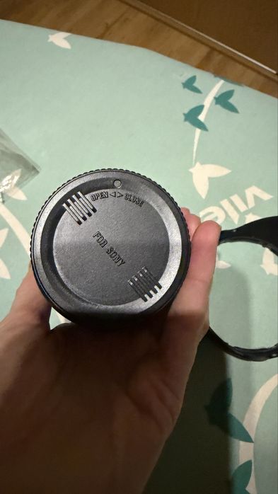 Sigma DC 17-70mm f/2.8-4.5 dla Sony – sprawny, z osłoną i dekielkami