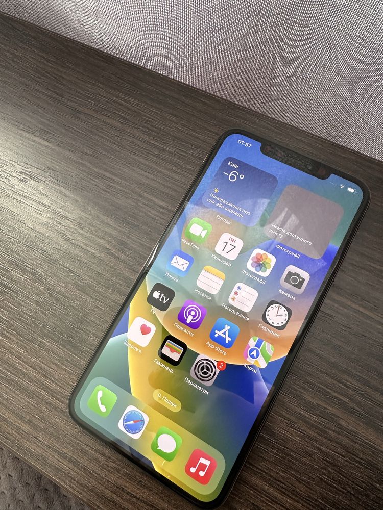 Продам Iphone XS Max