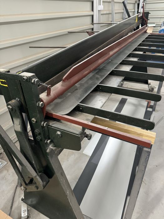 Gietarka 2m + Gilotyna 2,5 m + stoł  na blache