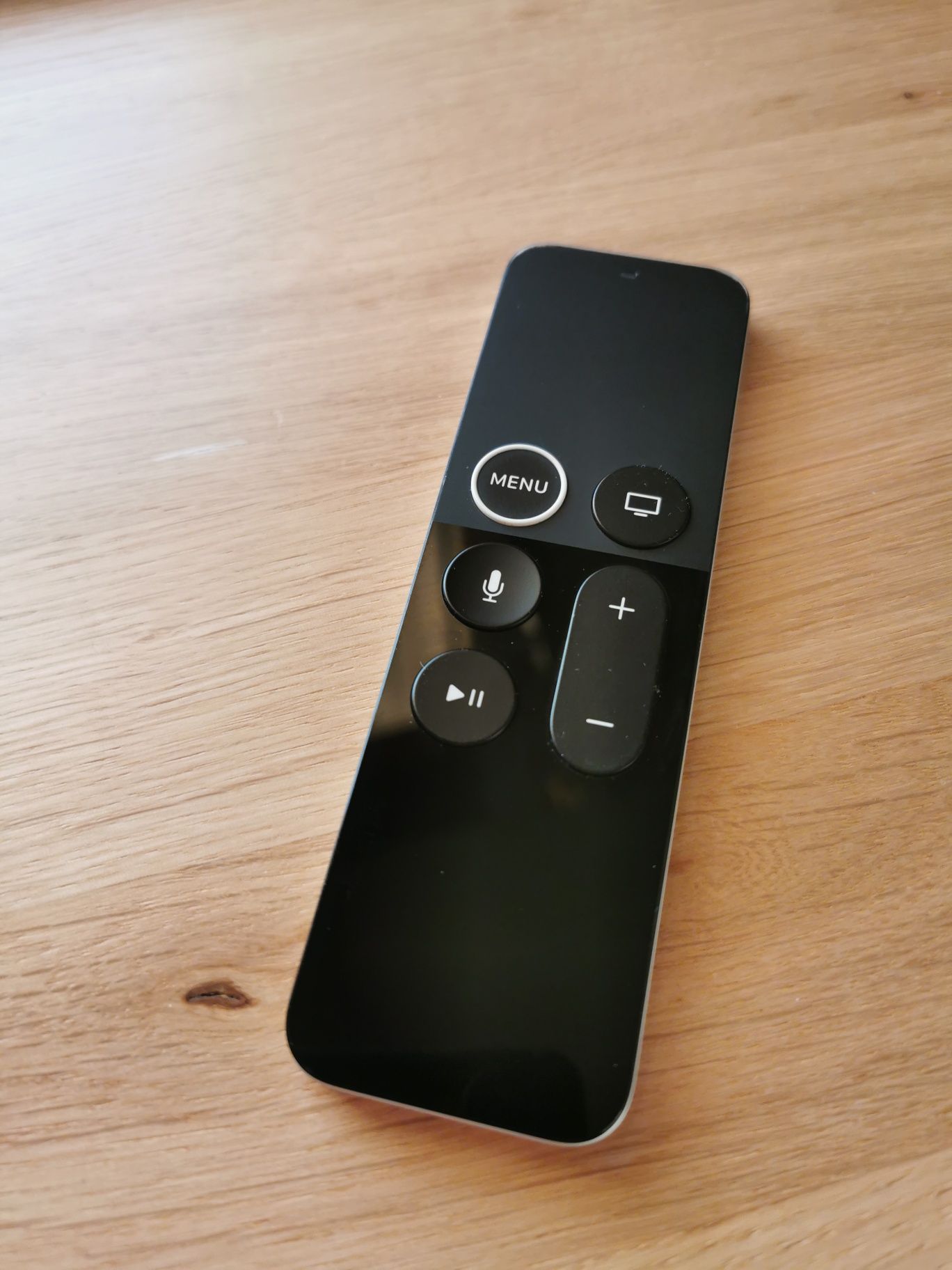 Pilot zdalnego sterowania do Apple TV Siri 4