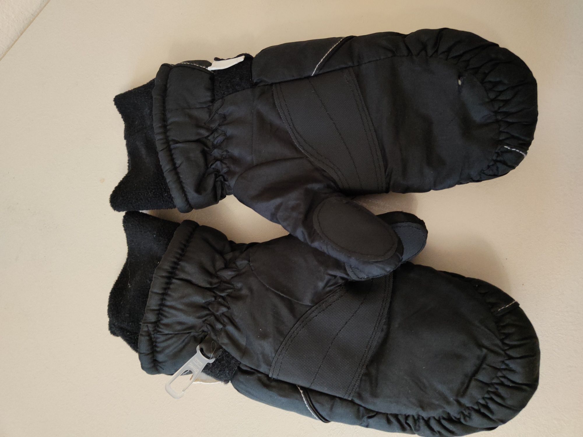 Rękawiczki zimowe z jednym palcem.