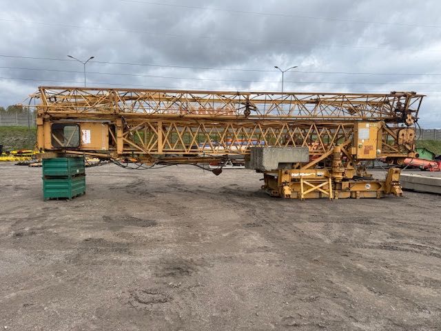 Żuraw wieżowy samowznoszący Liebherr 33 K na części