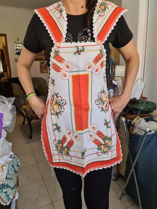 Avental de pano e croché feito a Mão