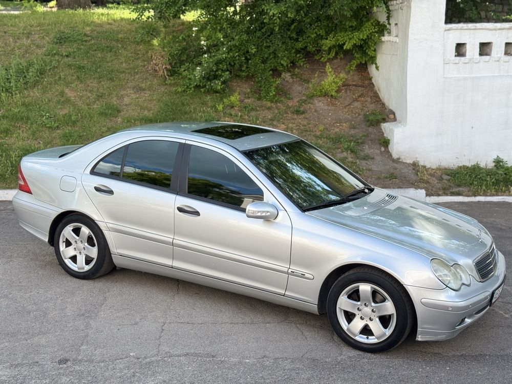 Продам Mercedes C-Class С-180 Kompressor.