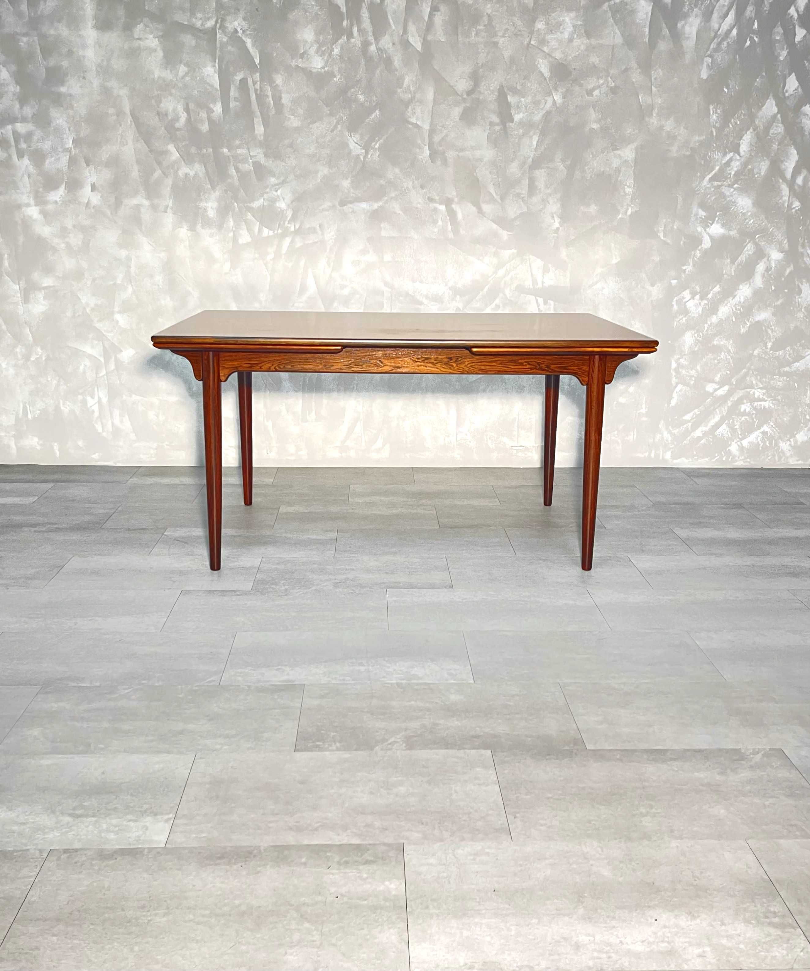 Mesa de jantar Gunni Omann em pau santo