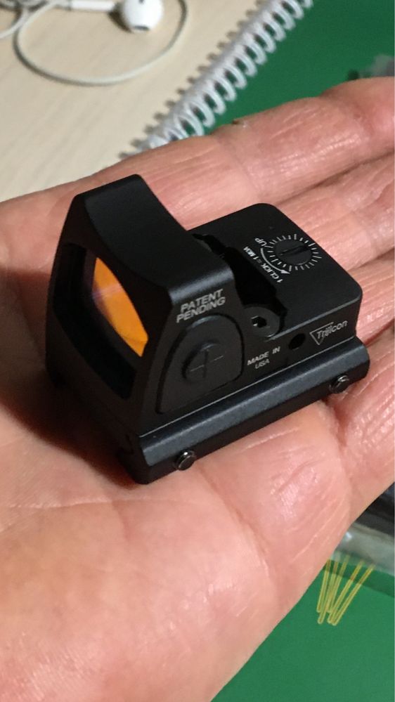 Каліматор.  Каліматорний приціл Sotac Trijicon mini RMR -.