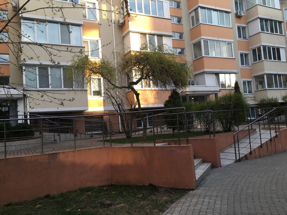Здам нежитлове приміщення Святопетрівське