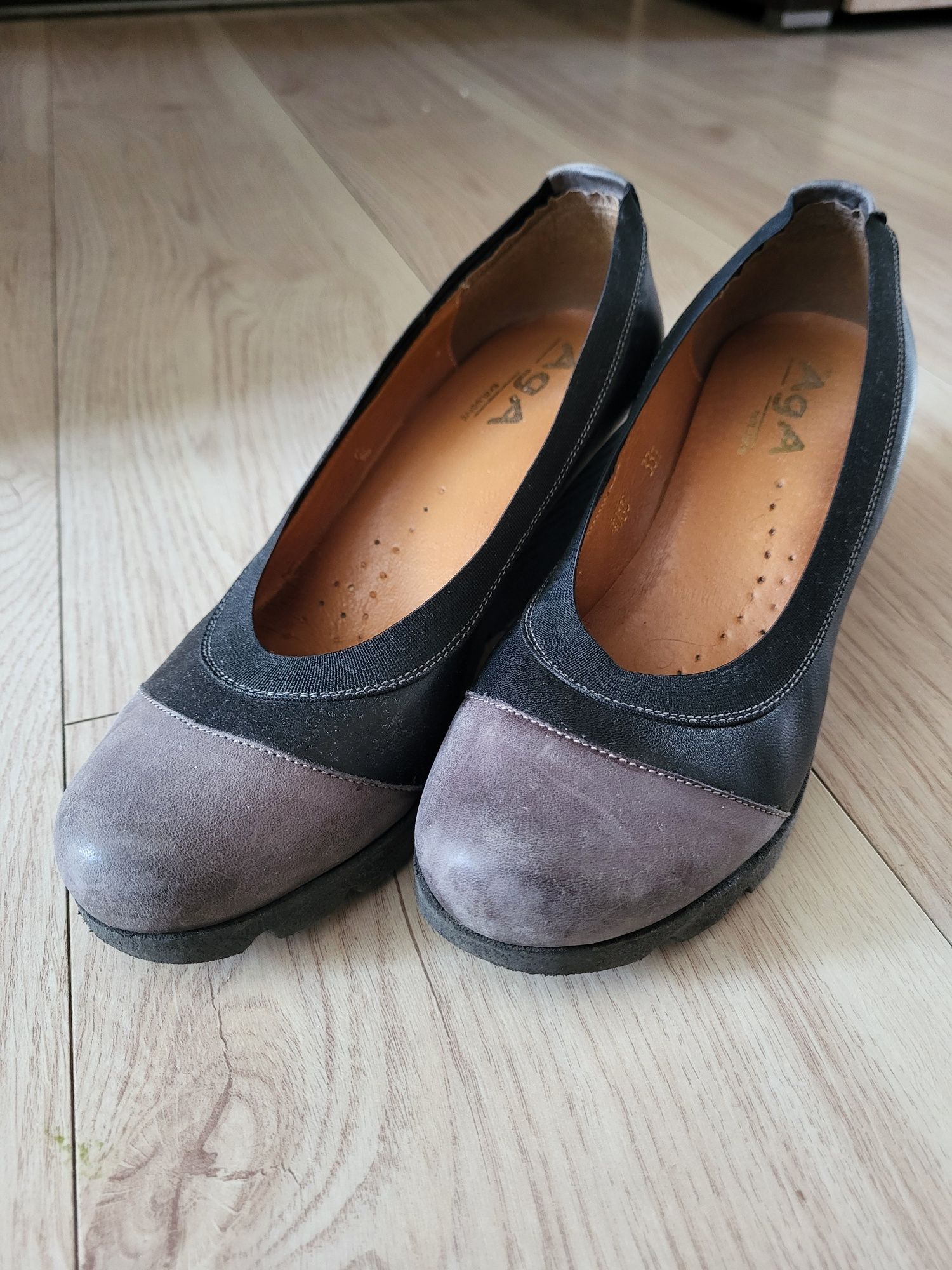 Buty damskie na koturnie.  Roz. 37