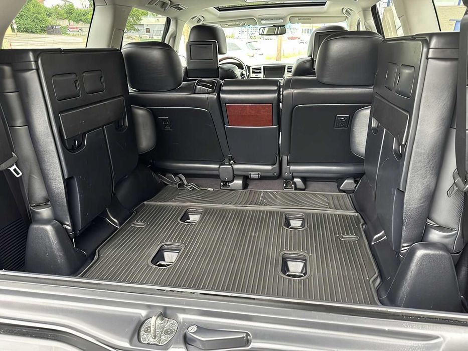 Lexus LX 570      2014