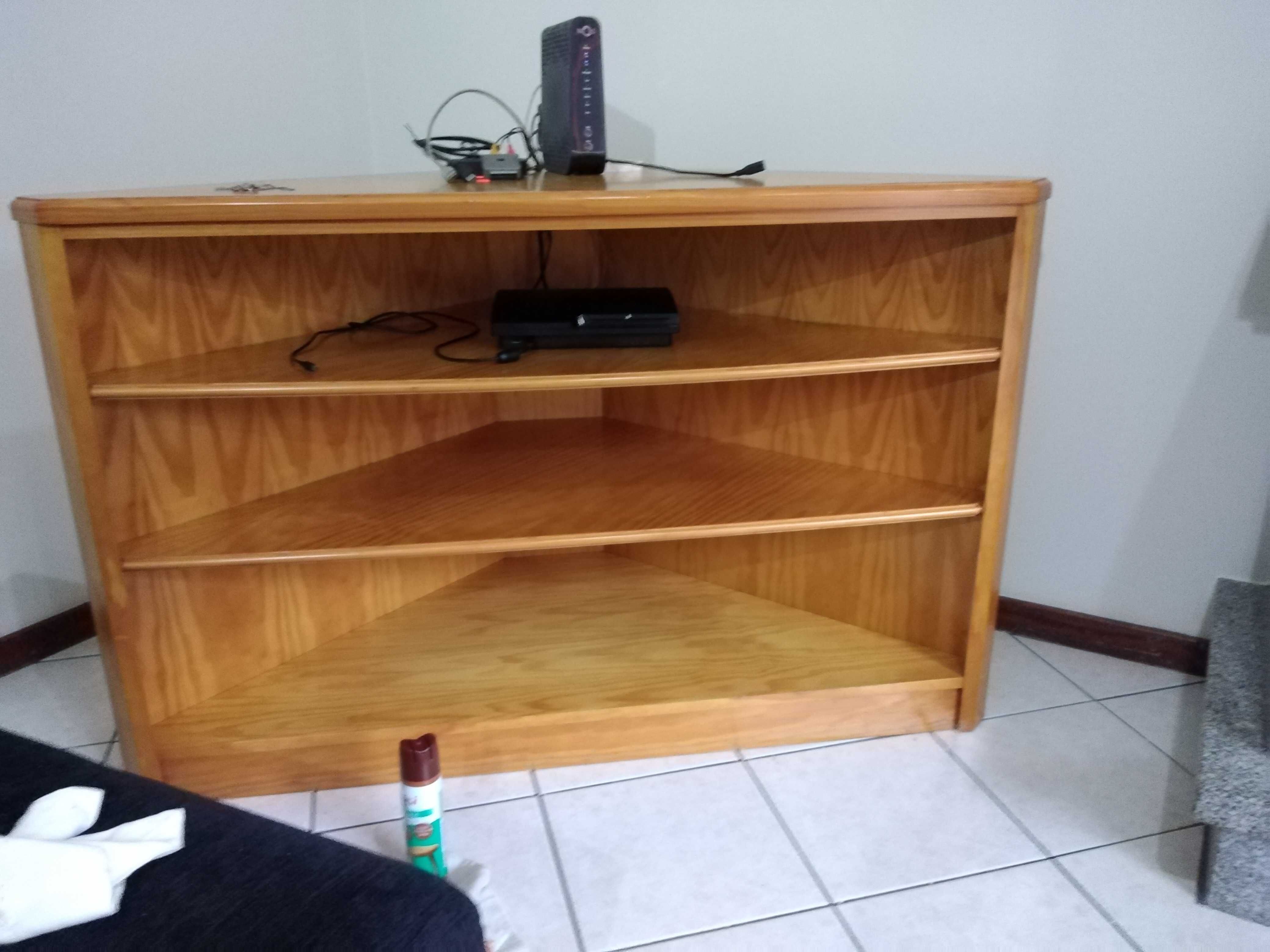 Móvel de canto para TV