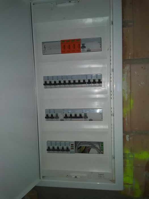 Elektryk,Instalacje elektryczne