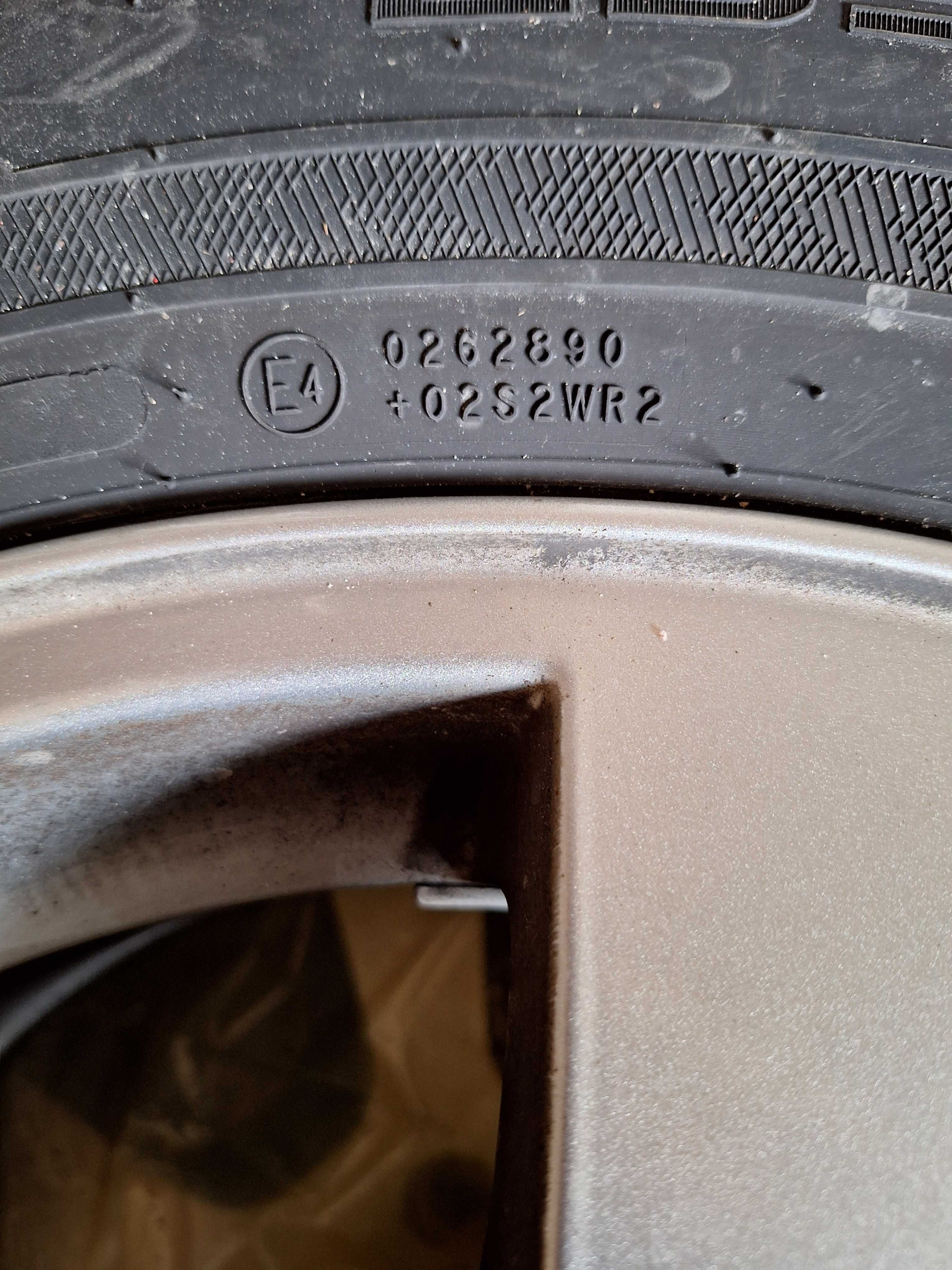 opony zimowe z felgami Nokian 235/65 R17