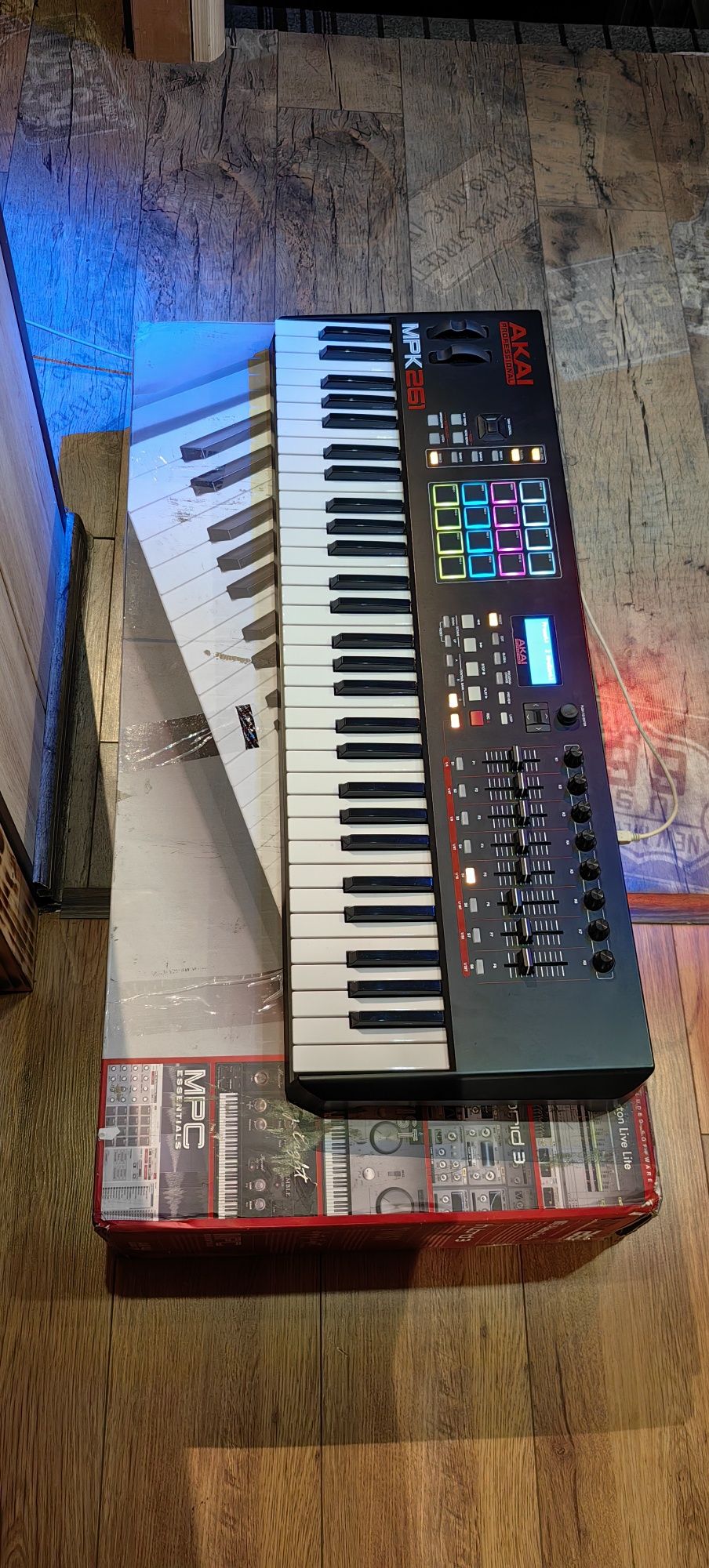 Akai MPK261 klawiatura sterująca. Keyboard Piano