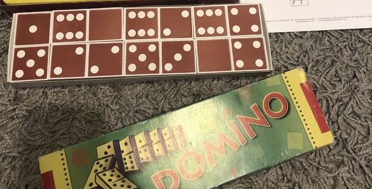 Gra dla dzieci: domino klasyczne