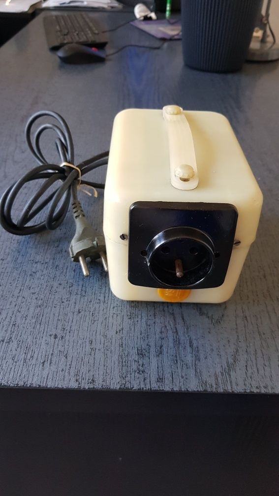 Transformator ochronny FANINA 24V 0.8A PRL – sprawny, retro, warsztat