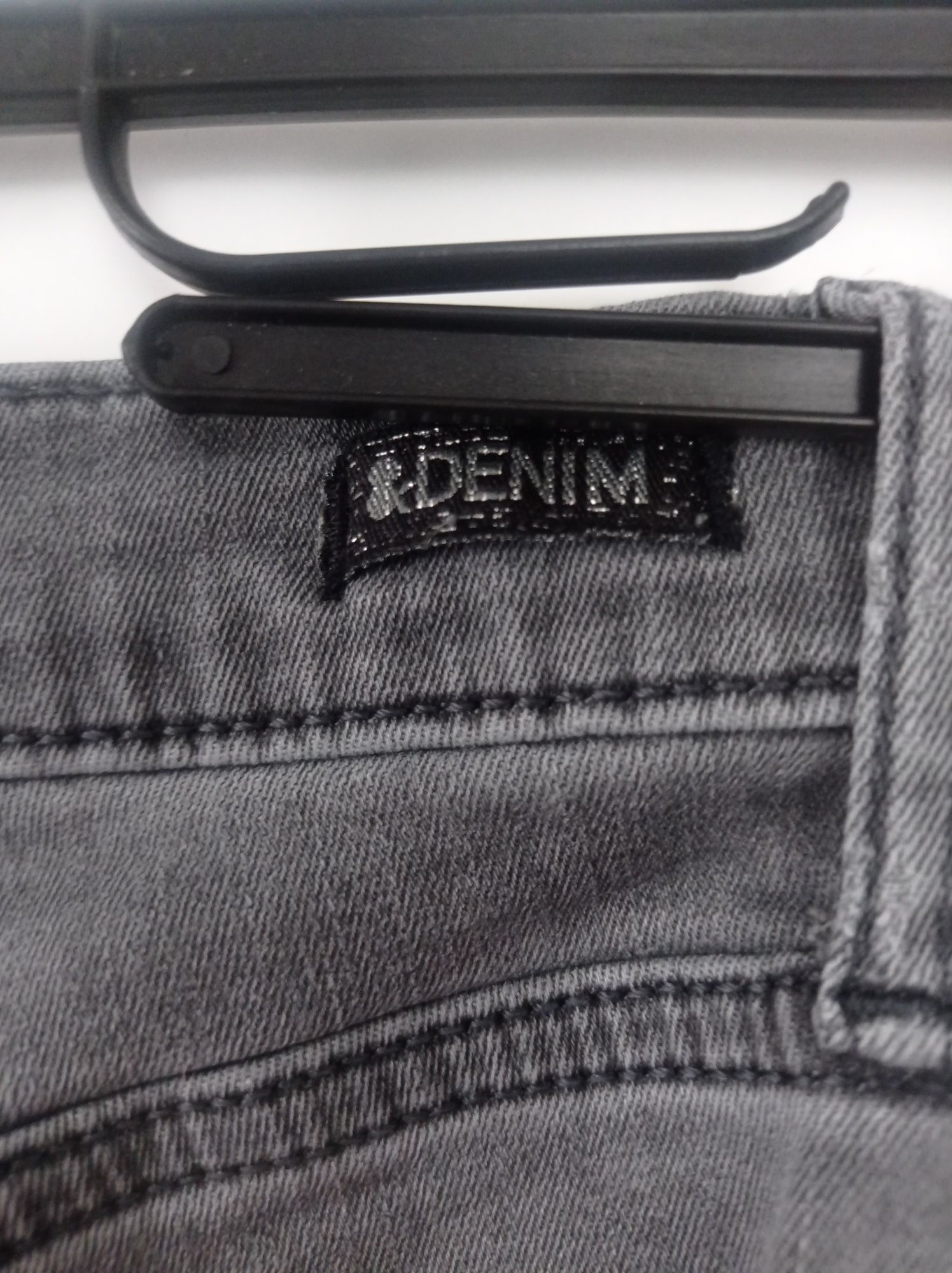 Szare spodnie Denim