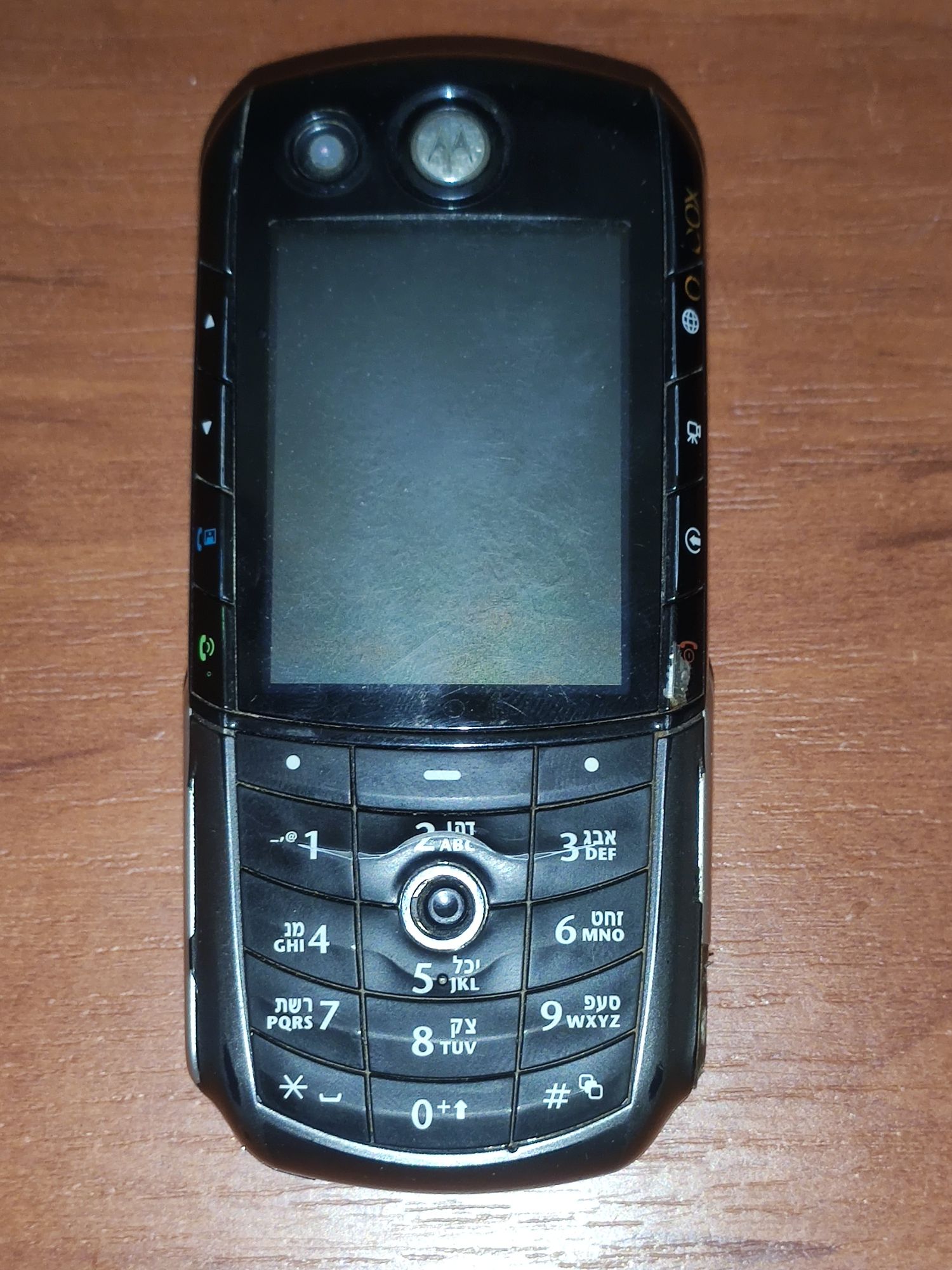 Продам телефон motorola E1000