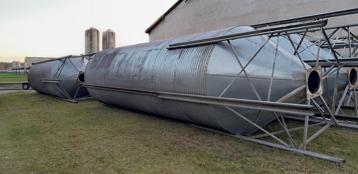 Sprzedam silos paszowy zbozowy kolo 30t