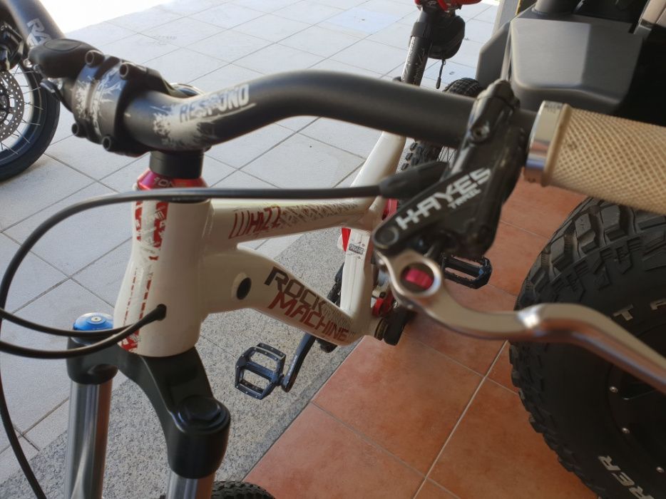 Vendo bicicleta Downhill Rock Machine Whizz