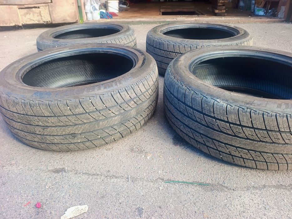 Продам резину Uniroyal 235/50 R19