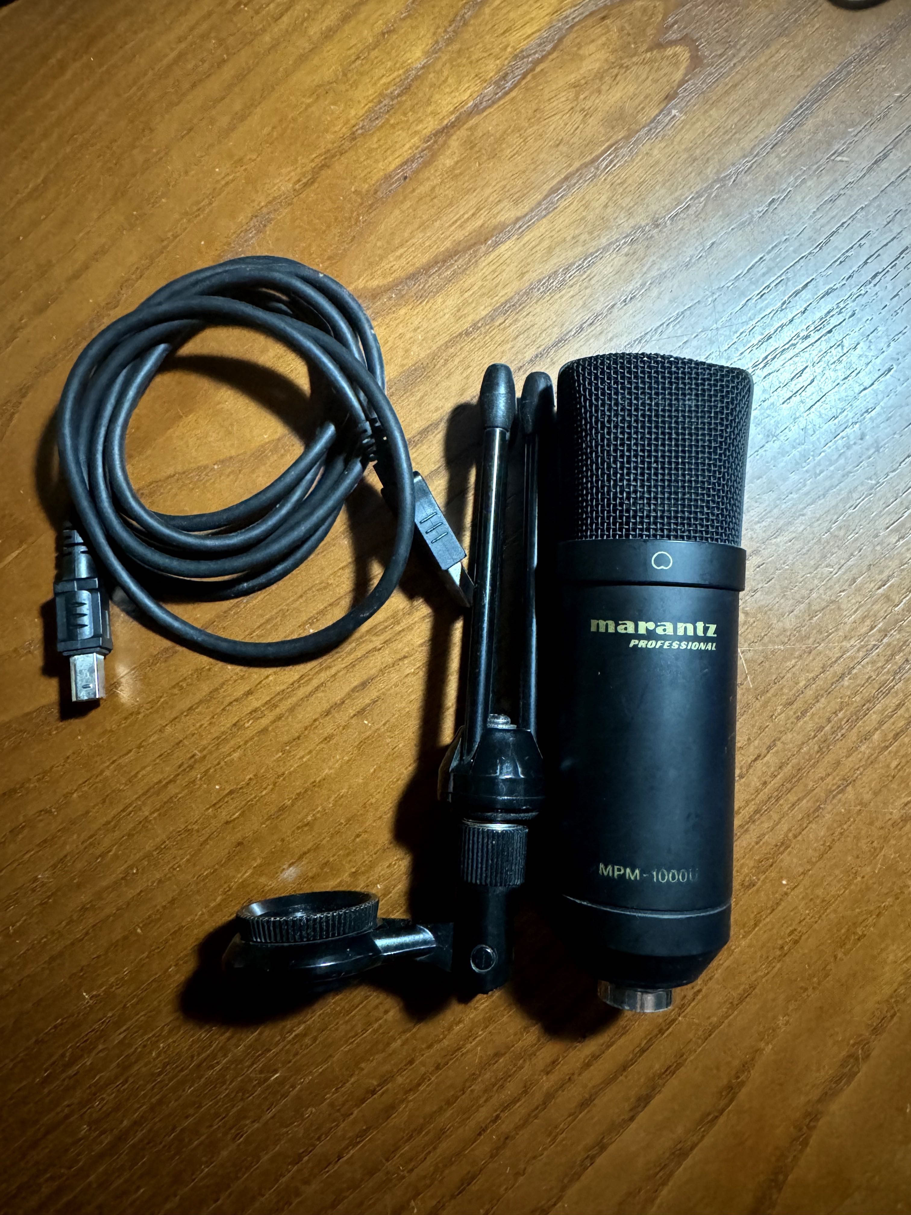 Microfone Marantz MPM-1000u, com suporte