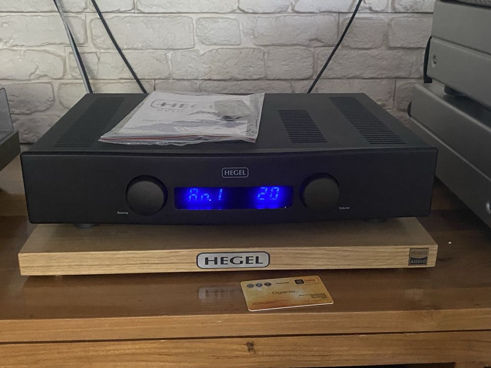 Wzmacniacz stereo Hegel H80