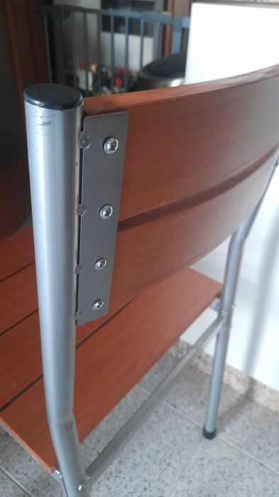 Duas Cadeiras de cozinha.