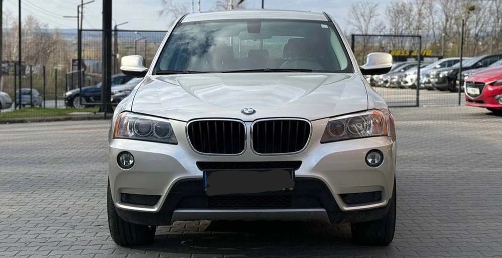 Продам бмв х3. 2 бензин.