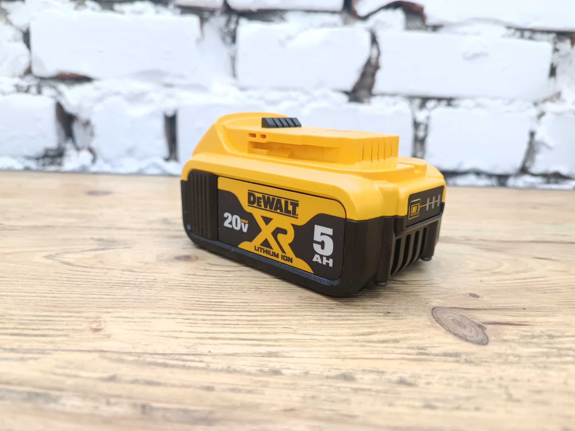 Акумулятор, батарея DeWALT DCB205 5Ah з США Оригінал  2024р