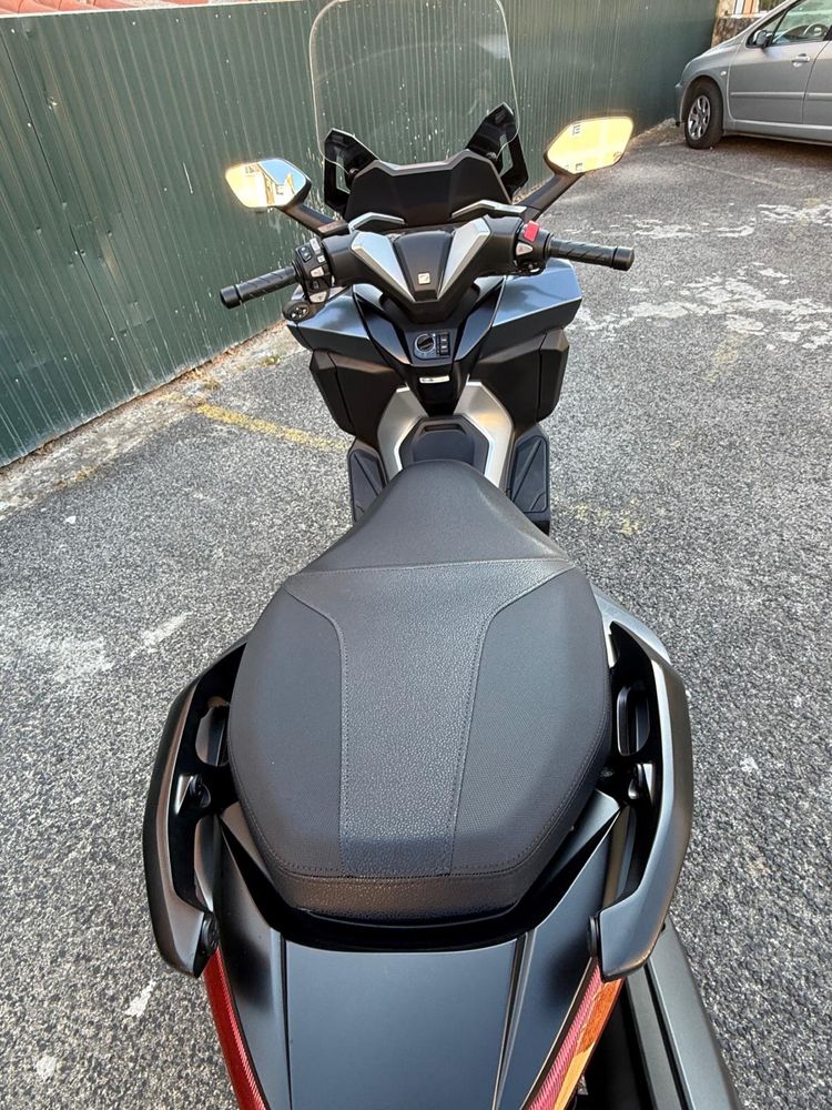 Honda Forza 350 como nova