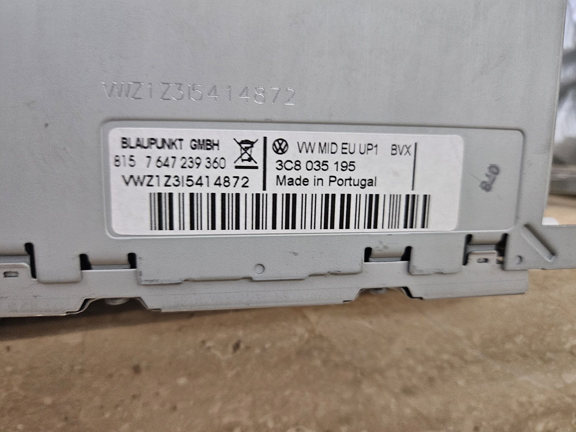 VW fabryczne radio MID EU UP1 3C8.035.195 + kod