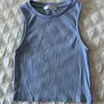 Top azul da Mango