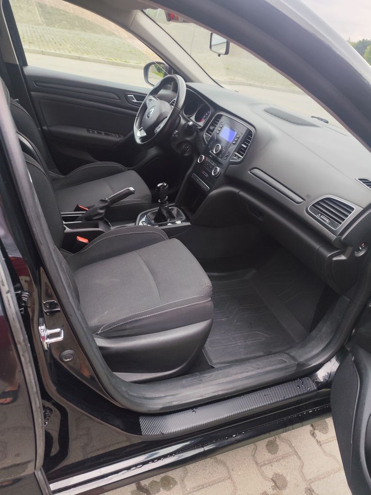Renault Megane IV 1.6 Benzyna sedan LED