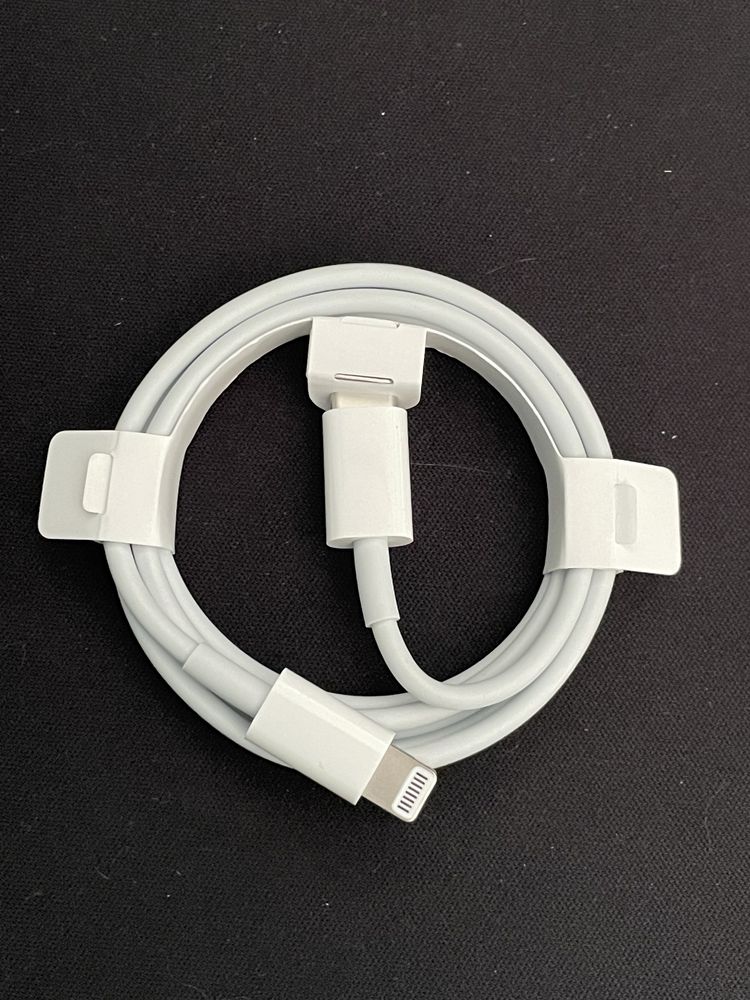Оригінальні комплектні кабелі lightning iPhone