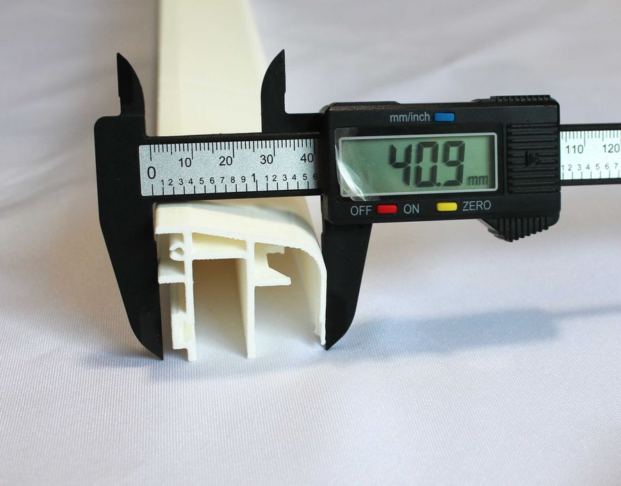 Prowadnicy rolety w kamperze, przyczepie kempingowej - prawa